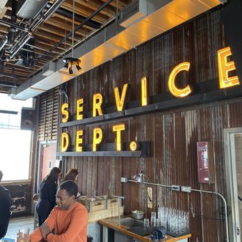 LOCAL Public Eatery Leaside - Restaurant decor. - Breakfast & Brunch Near Me - East York, Ontario LOCAL Public Eatery Leaside - Restaurant decor. - Breakfast & Brunch Near Me - East York, Ontario
