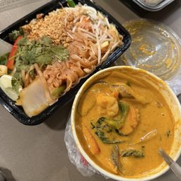 Pad Thai and shrimp Red Curry Pad Thai and shrimp Red Curry