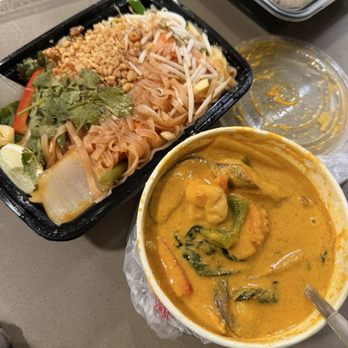 Zabb Thai Cuisine - Pad Thai and shrimp Red Curry - Thai Near Me - Newport Beach, California Zabb Thai Cuisine - Pad Thai and shrimp Red Curry - Thai Near Me - Newport Beach, California