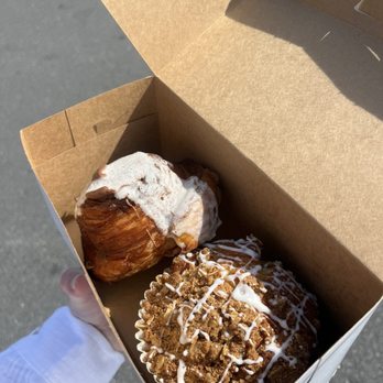 Dolce & Ciabatta Bakery Cafe - Nutella Creme Volcano and Coffee cake muffin - Coffee & Tea Near Me - Leesburg, Virginia