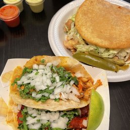 Gordita De Fajita De Pollo / Chicken Fajita Gordita Gordita De Fajita De Pollo / Chicken Fajita Gordita