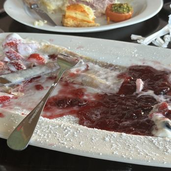 Cafe Le Reve - Breakfast & Brunch Near Me - Riverside, California