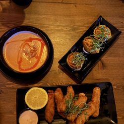 El Patio de Robertico Kendall - Crema de langosta, tostones rellenos de camarón