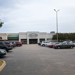 Roses Stores - Outside