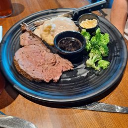 The prime rib plate, yum! The prime rib plate, yum!