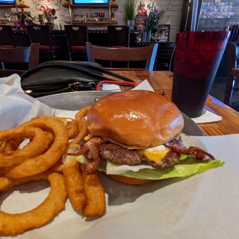 Sur Burger - Classic burger, add bacon - Burgers Near Me - Monterey, California Sur Burger - Classic burger, add bacon - Burgers Near Me - Monterey, California