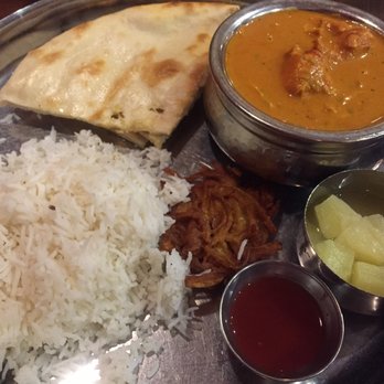Curry N Kebob - Chicken Masala ($10.95 - Dinner). Meat was a bit hard and naan was a bit plain - Indian Near Me - Boulder, Colorado