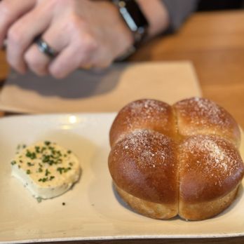 Cactus Club Cafe - Pull apart brioche with seasoned honey butter - Canadian (New) Near Me - Vancouver, British Columbia Cactus Club Cafe - Pull apart brioche with seasoned honey butter - Canadian (New) Near Me - Vancouver, British Columbia