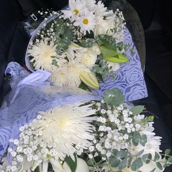 Flower World - Best floweres in town - Florists Near Me - Northridge, California