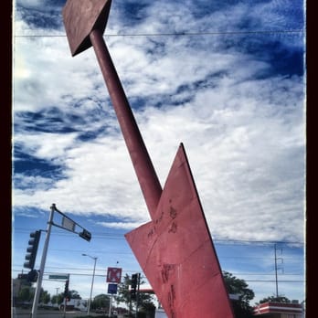Giant Red Arrow - Giant Red Arrow - Local Flavor Near Me - Albuquerque, New Mexico