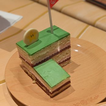 Toadstool Cafe - Mt Beanpole Cake - Cafes Near Me - Universal City, California