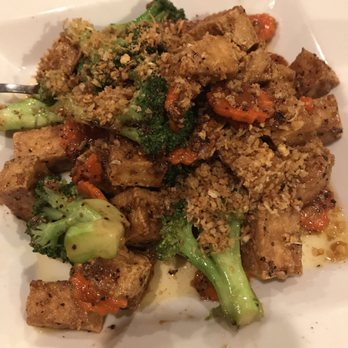 Thai Chili - Garlic dish with tofu - spicy level 4 (no fish sauce) - Thai Near Me - Reno, Nevada