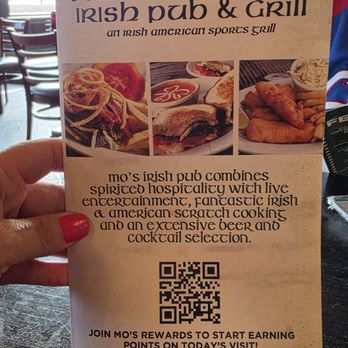 Mo's Irish Pub - Irish Near Me - Wauwatosa, Wisconsin