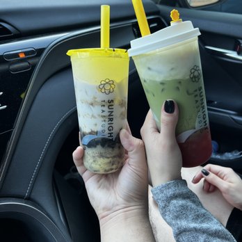 Sunright Tea Studio - Eastvale - Oreo crème brûlée boba and strawberry matcha milk tea boba - Bubble Tea Near Me - Eastvale, California Sunright Tea Studio - Eastvale - Oreo crème brûlée boba and strawberry matcha milk tea boba - Bubble Tea Near Me - Eastvale, California