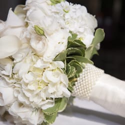 Bill's Grove Florist - Bridal Bouquet by Bill's Grove Florist