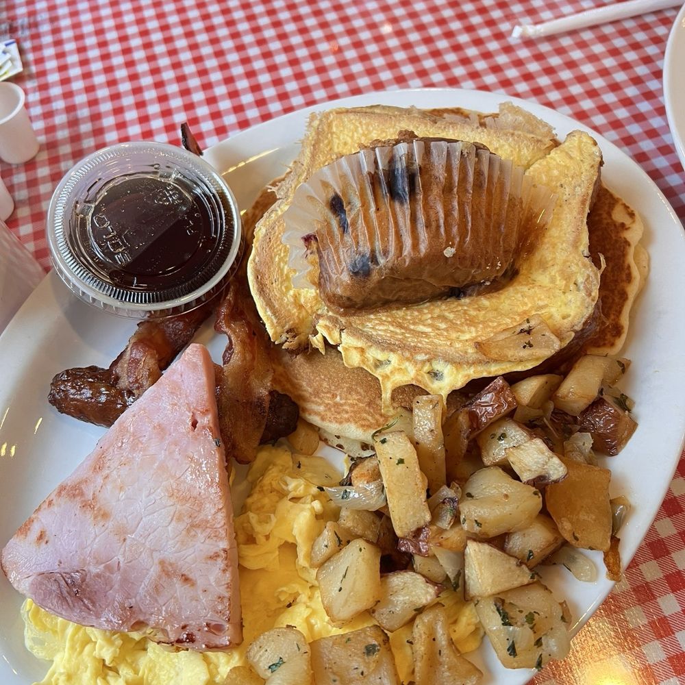 The American Pie Company - It was the everything breakfast sampler - Breakfast & Brunch Near Me - Sherman, Connecticut The American Pie Company - It was the everything breakfast sampler - Breakfast & Brunch Near Me - Sherman, Connecticut