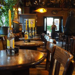 Funzel - Funzel innen - Blick in Richtung Biergarten