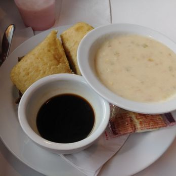 Starlite Diner Car - Beef dip with clam chowder - Diners Near Me - Bowden, Alberta
