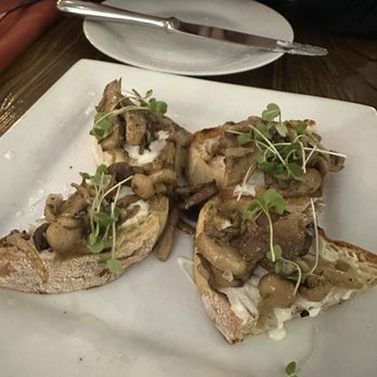 Cacio - Mushroom bruschetta - Italian Near Me - Sacramento, California Cacio - Mushroom bruschetta - Italian Near Me - Sacramento, California
