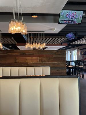 Mason Jar Brews and Burgers by null