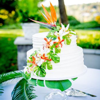 SusieCakes - Photo by Focus on Love Photography in Carlsbad, CA After applying flowers ourselves (by a talented Mom, of course). - Desserts Near Me - Carlsbad, California SusieCakes - Photo by Focus on Love Photography in Carlsbad, CA After applying flowers ourselves (by a talented Mom, of course). - Desserts Near Me - Carlsbad, California