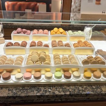 La Maison du Chocolat - Rockefeller - Macarons - Chocolatiers & Shops Near Me - New York, New York La Maison du Chocolat - Rockefeller - Macarons - Chocolatiers & Shops Near Me - New York, New York