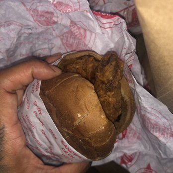 Fatburger & Buffalo's Express - Burnt chicken sandwich cooked in old grease - Burgers Near Me - Corona, California