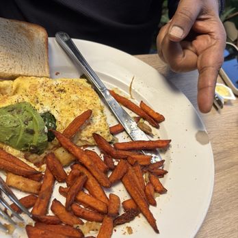 Mikayla's Cafe - Chipped plate on right - Breakfast & Brunch Near Me - Santa Clara, California
