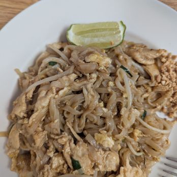 Roots Asian Restaurant - Non colorful Pad Thai Where's the veg's? - Asian Fusion Near Me - New Bern, North Carolina Roots Asian Restaurant - Non colorful Pad Thai Where's the veg's? - Asian Fusion Near Me - New Bern, North Carolina
