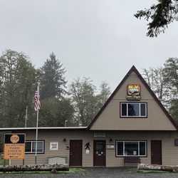 Wallicut River RV And Cabin Resort - Wallicut RV Resort Office, Camp Store and heated restrooms.