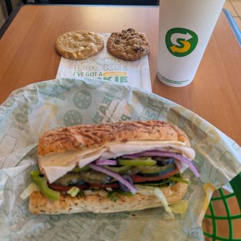 Subway - Sandwiches Near Me - Ventura, California