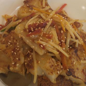 Graceful Vegetarian Restaurant - Stir Fry Turnip Cake - Vegetarian Near Me - Toronto, Ontario Graceful Vegetarian Restaurant - Stir Fry Turnip Cake - Vegetarian Near Me - Toronto, Ontario