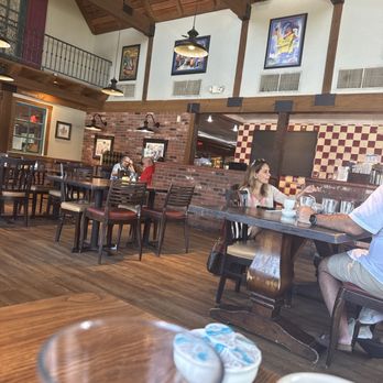 Mimi's Cafe - Dining area - American Near Me - Chesterfield, Missouri Mimi's Cafe - Dining area - American Near Me - Chesterfield, Missouri