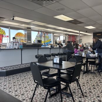 BurgerBoard - Restaurant. - Burgers Near Me - Jacksonville, Illinois