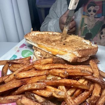 Burger Papi - Ultimate Grilled Cheese - Burgers Near Me - Chicago, Illinois