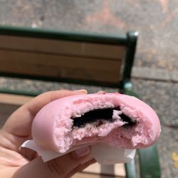 Kam Wai Dim Sum - The special rose tea black sesame bun for Light Up Chinatown