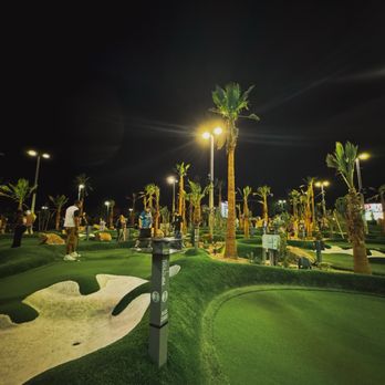 PopStroke - Black course night time - Mini Golf Near Me - Paradise, Nevada PopStroke - Black course night time - Mini Golf Near Me - Paradise, Nevada