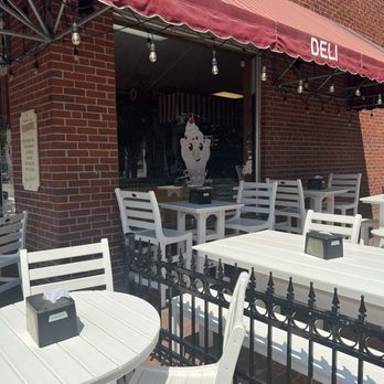 Smithfield Ice Cream Parlor - Ice Cream & Frozen Yogurt Near Me - Smithfield, Virginia