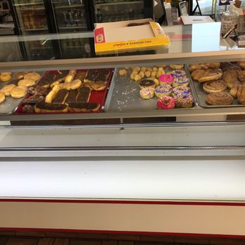 Whitehouse Donuts - Donuts.. closed in 45 minutes but still have a good assortment - Donuts Near Me - Whitehouse, Texas Whitehouse Donuts - Donuts.. closed in 45 minutes but still have a good assortment - Donuts Near Me - Whitehouse, Texas