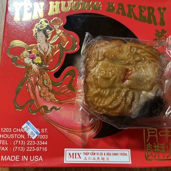 Yen Huong Bakery - I bought 6 box, when opening this, it got black moldy. I tried calling, but no one pick up the phone!!! - Bakeries Near Me - Houston, Texas Yen Huong Bakery - I bought 6 box, when opening this, it got black moldy. I tried calling, but no one pick up the phone!!! - Bakeries Near Me - Houston, Texas