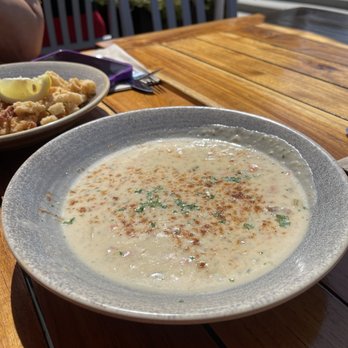Tap & Barrel - Convention Centre - Seafood Chowder - Comfort Food Near Me - Vancouver, British Columbia