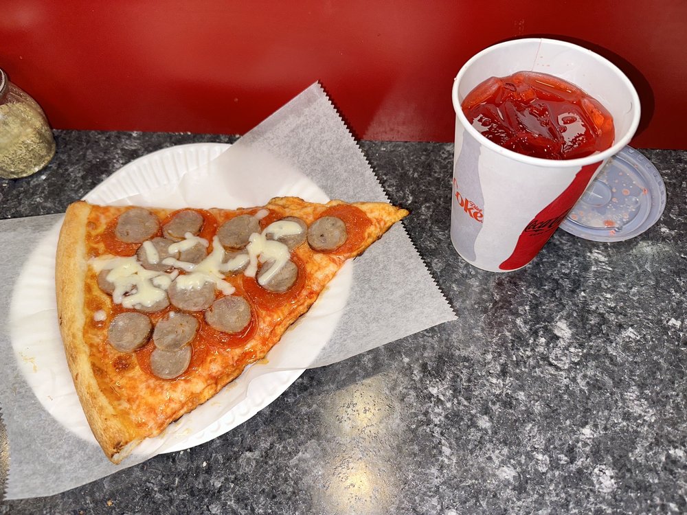 Lucia Pizza