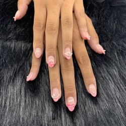 Oasis Nails - Dip with tip and handdraw designs