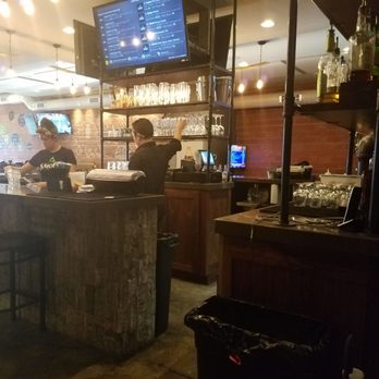 Smoke Brewing Company - Bar inside restaurant - Bars Near Me - Lee's Summit, Missouri Smoke Brewing Company - Bar inside restaurant - Bars Near Me - Lee's Summit, Missouri