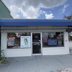 Brenda Gail's Sweets and Treats - Exterior