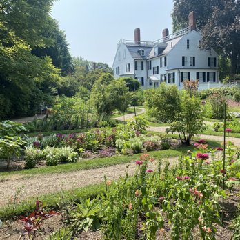 Ropes Mansion - View of garden - Landmarks & Historical Buildings Near Me - Salem, Massachusetts