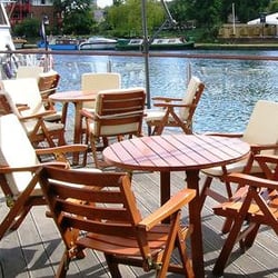 Island Bar & Restaurant