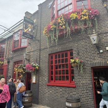 The Anchor - Pubs Near Me - London, XGL