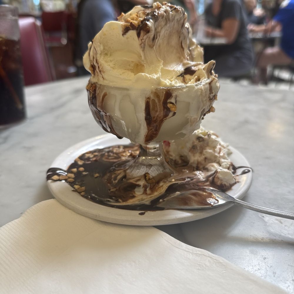 Fentons Creamery - All the hot fudge was at the bottom of the plate - Ice Cream & Frozen Yogurt Near Me - Oakland, California Fentons Creamery - All the hot fudge was at the bottom of the plate - Ice Cream & Frozen Yogurt Near Me - Oakland, California