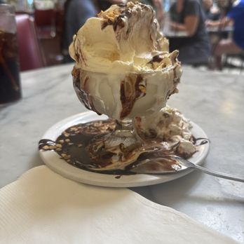 Fentons Creamery - All the hot fudge was at the bottom of the plate - Ice Cream & Frozen Yogurt Near Me - Oakland, California